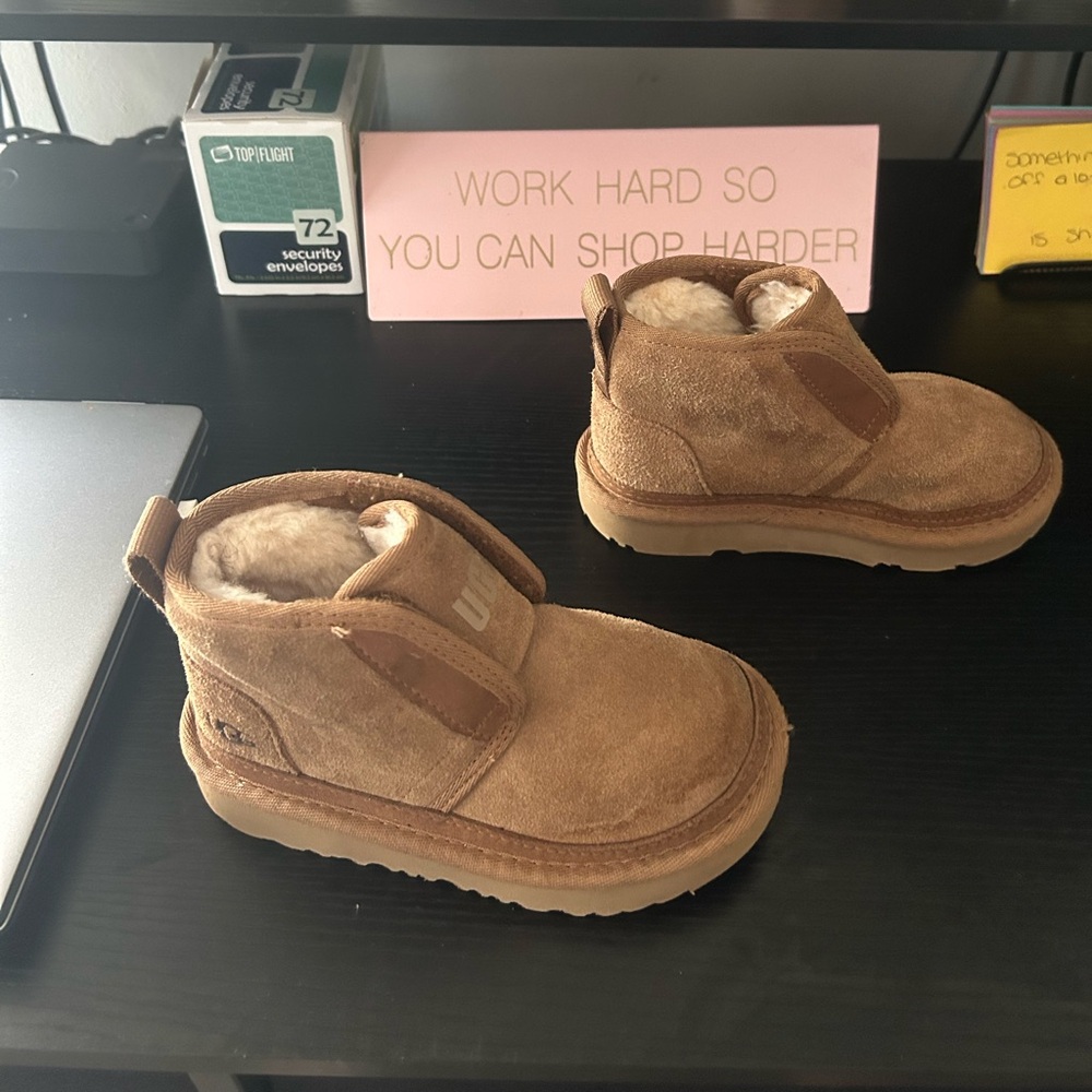 UGGS